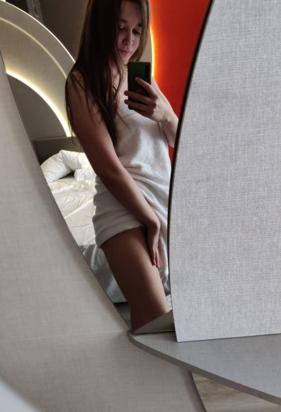 hi im evie, a tall, feminine and lovely t-girl.

i would like to visit you nd enjoy some time together. :)

outcalls only

write me on whatsapp or telegram and lets meet <3

I sell more photos per TWINT 

dütsch gärn 

xoxo evie