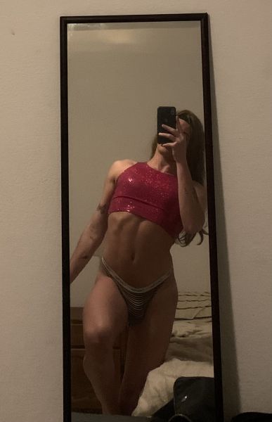 Chica hot, en punta del este con lugar. 
Versátil, cuerpo fitt. Buena onda y discreción. 
Te espero 😈