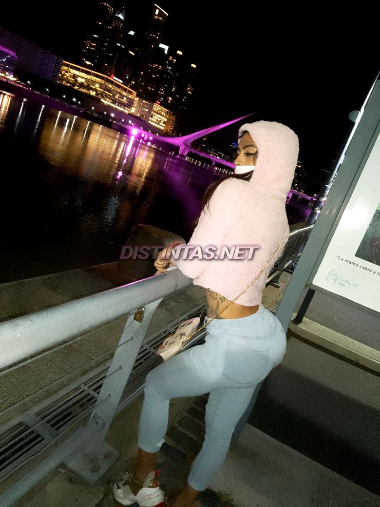 Isabella Hot