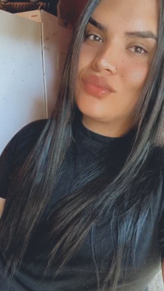 Hola Soy Mía una chica Fina Sexi buena onda y educada , cuento con mi apartamento propio súper privado bien ambientado para pasar un momento ideal .
Si queres saber más No dudes en llámame amor