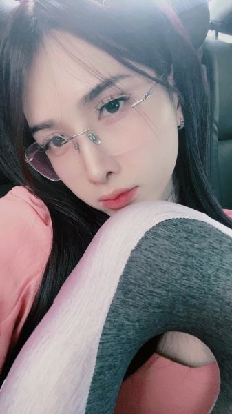 Hey darling my name miu 22 years old 
I live in Kl now 
Big c , sexy body , beauty face 
try me babe , I will give good service for u 
Contact me new account here

WeChat ID //  Miumiu199xxx
WhatsApp // ‪+60 16‑434 2183‬